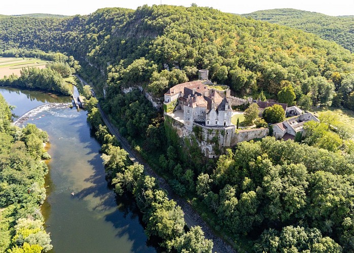 Vue aérienne du Château de Cénevières © Cyril Novello 190821-161915