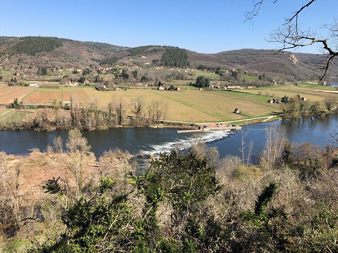 Point de vue sur la vallée du Lot -Sentier de Crégols © Lot Tourisme - A. Leconte 220324-113603