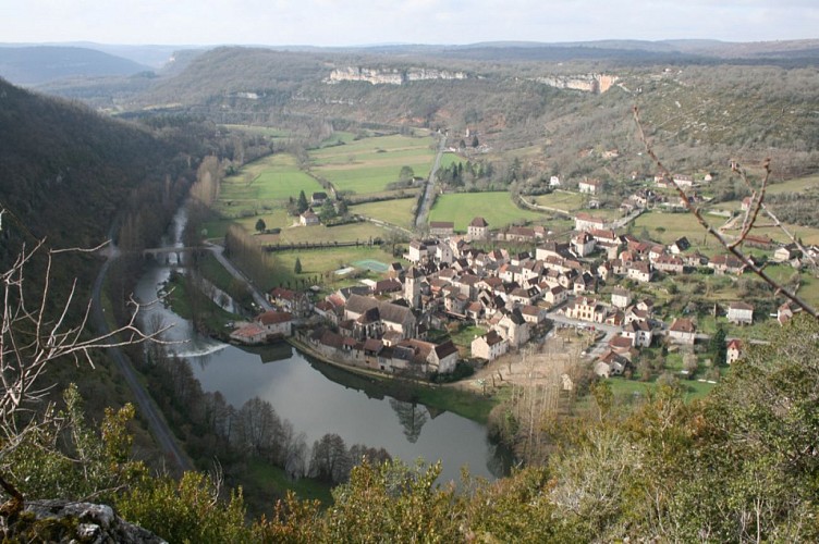 MARCILHAC-vue du bourg