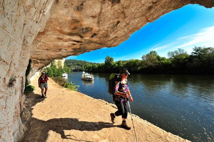 Rando sur le chemin de halage de Ganil à Bouziès © Lot Tourisme - C. ORY