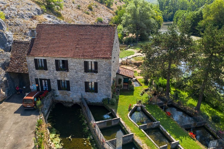 Moulin de Caoulet sur la vallée de l'Ouysse