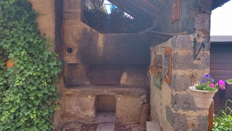 5. Four à pain crouteaux