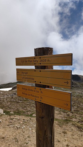 Plaisance refuge and Plan Séry pass