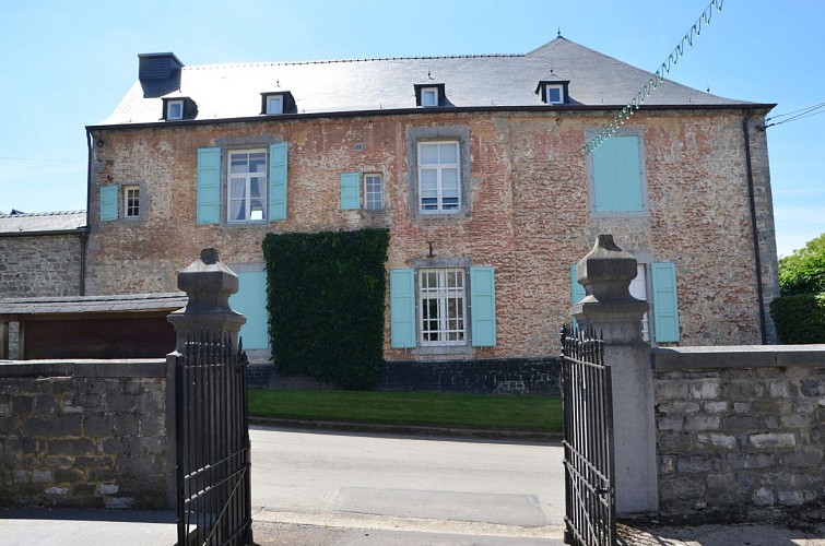 Le grand tour d’Andenne : Fermes, châteaux et églises romanes