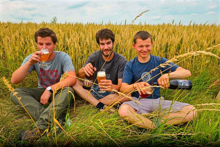Photo-jandrainjandrenouille dégustation de bière-000014993