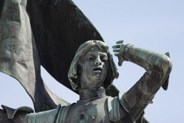 Statue de Jeanne d'Arc à Jargeau