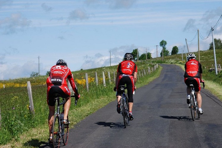 LE CIRCUIT DES 10 PLUS BEAUX VILLAGES DE FRANCE : ETAPE N°1 ENTRAYGUES-SUR-TRUYÈRE - AUBRAC