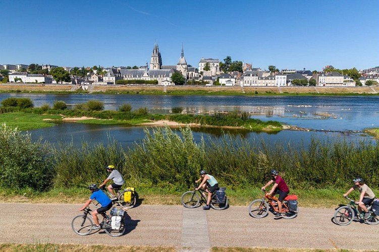Blois_velo_0890_credit_PAvenet_CRTCentreValdeLoire