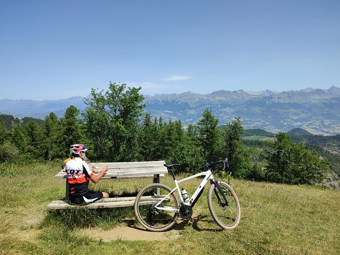 Le Mont Colombis par Avançon (Parcours gravel 44 rouge)