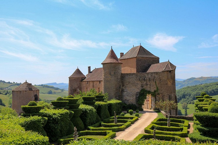 berze-le-chatel-chateau-patrimoine-berenice-necker-macon-sud-bourgogne-32