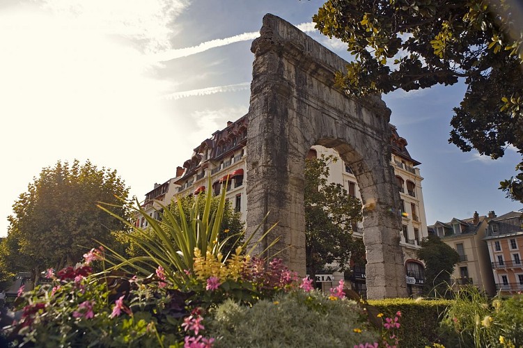 promenade_apieddansaix_arccampanus