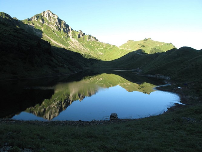 Traversée des Bornes en mode doux E4 - Lac de Lessy