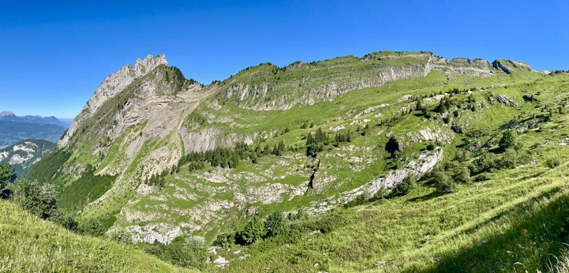 Lac des chambres par le refuge de Folly