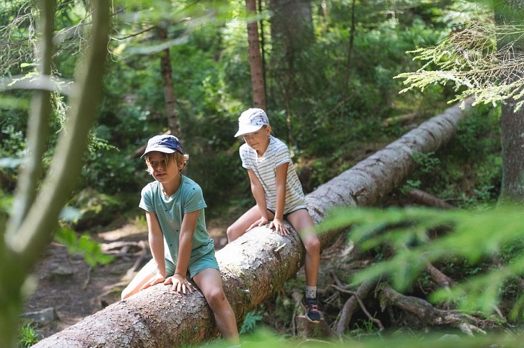 Family walk - La Beuille