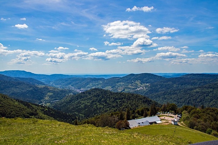 Hiking route to the Drumont on the Russier path