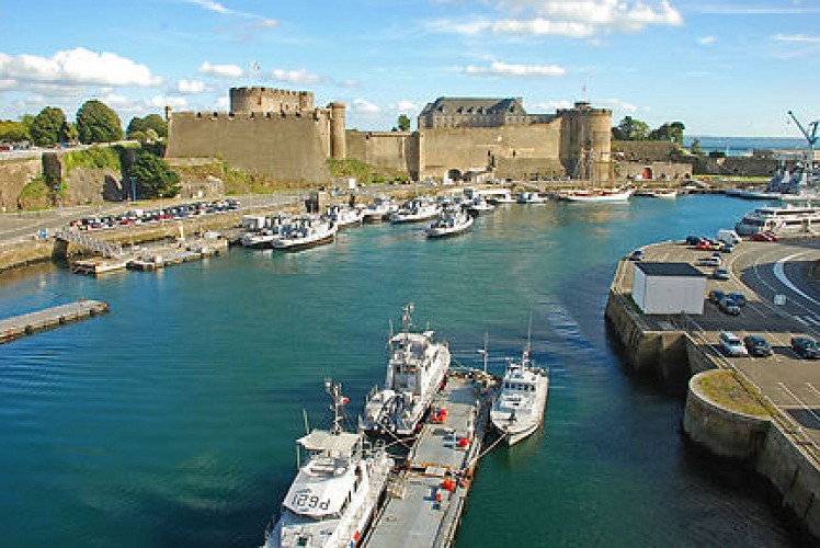 Le long des Côtes de Brest
