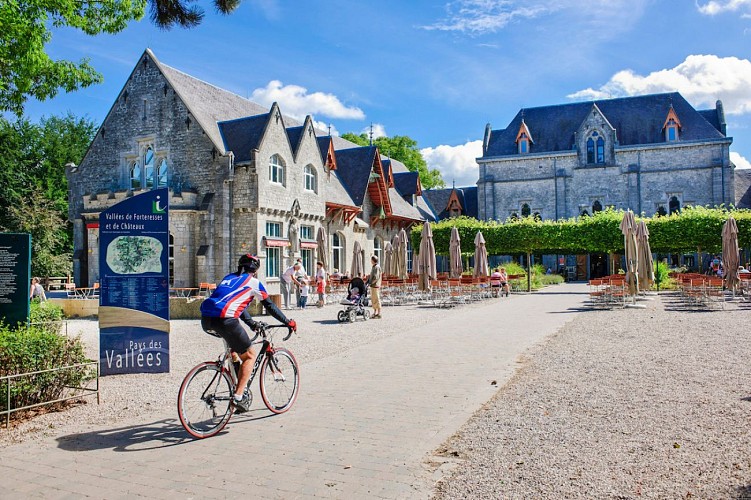 000003280-FTPN - Bossiroy-Valleys of Fortresses and Castles