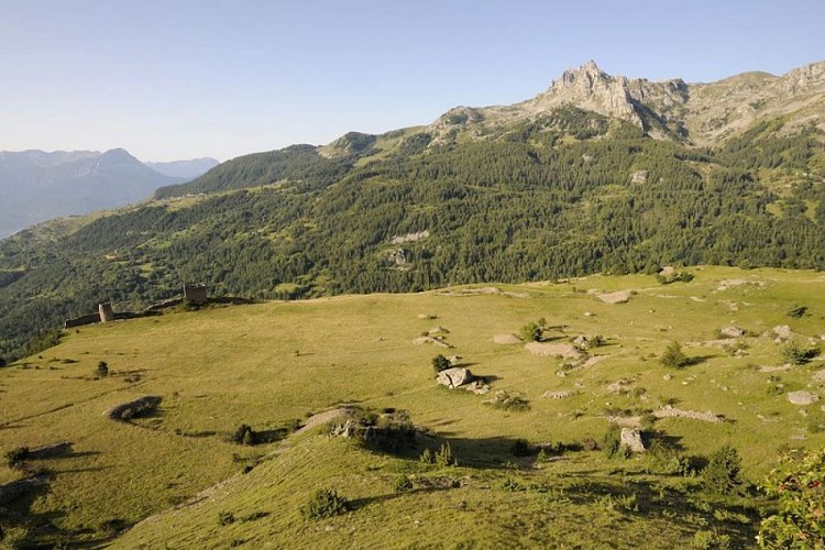 Le fort médiéval et le Clot, Réallon