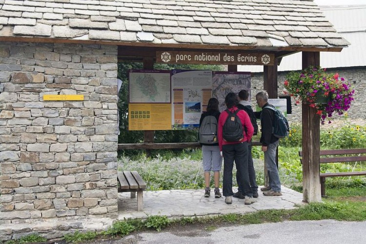 Porte d'entrée de Prapic