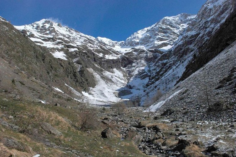 La vallon de Valsenestre au printemps