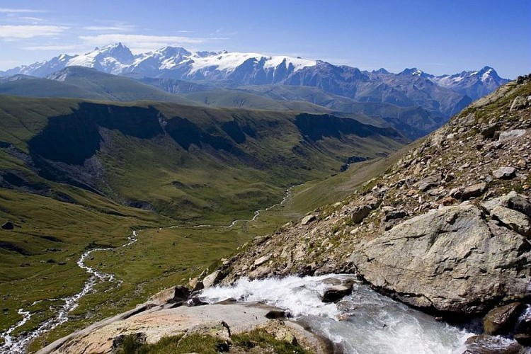 Le Péron - lac des Quirlies - vallée du Ferrand