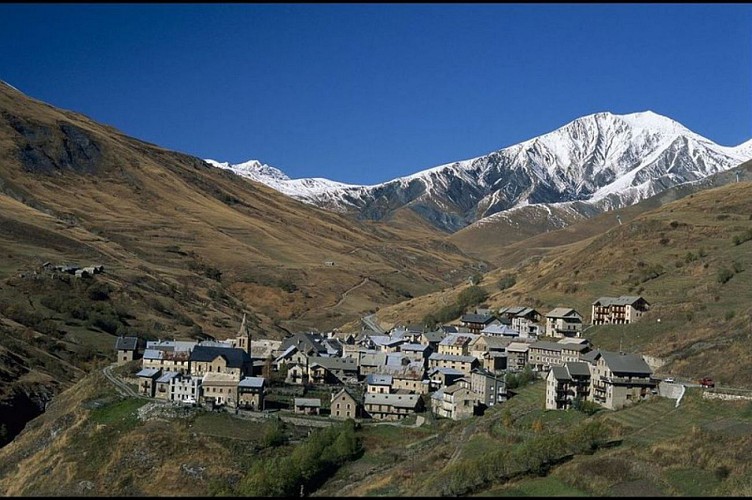 Le Chazelet et le pic du mas de la Grave