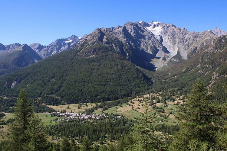 Le village du Casset