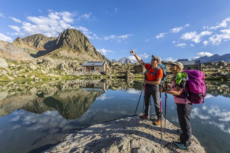 Refuge et lac de Vallonpierre