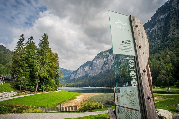 Totem d'entrée du géosite Unesco du lac de Monriond