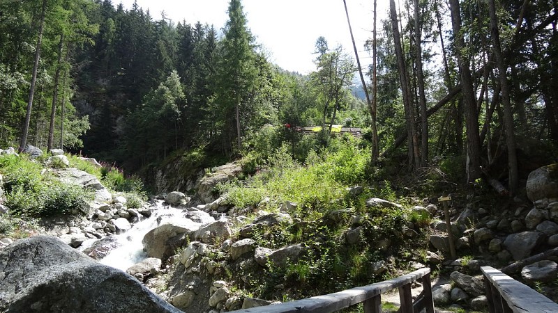 Wanderung zum Dard-Wasserfall