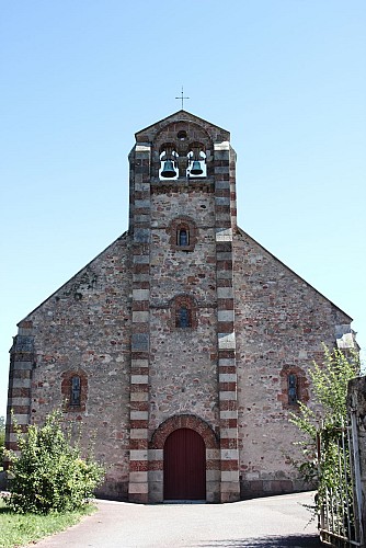 Visit of Le Breuil around its church