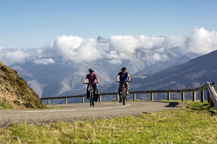 Montagne basque à vélo électrique_col de Bagargi