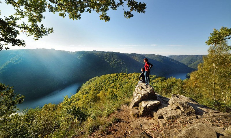 La Dordogne de villages en barrages