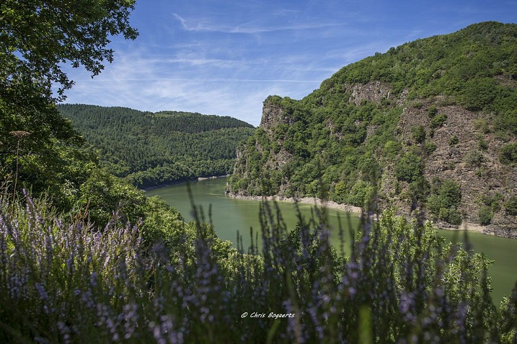 La Dordogne de villages en barrages