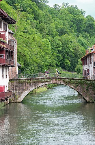 Saint Jean Pied de port_velo  ©Gaillard-Saenz