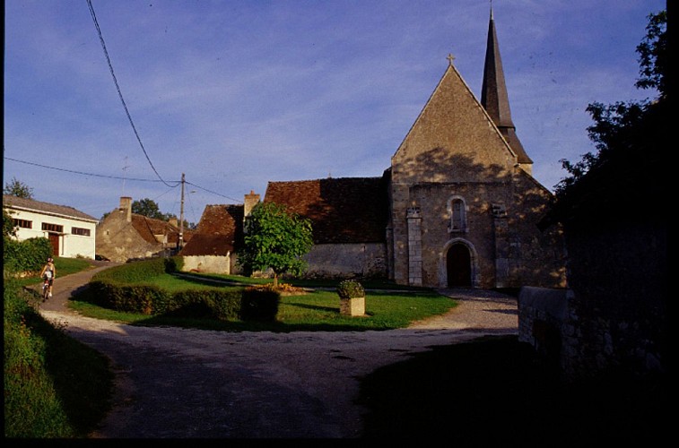 Eglise-Chalais-avec-vetetiste-d