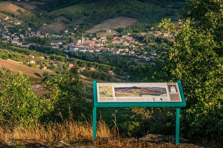 Peyralbe et sa table d'interprétation