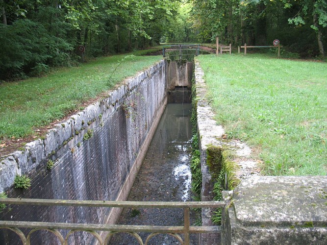 110.Pierrefitte.Cl de la Sauldre.Ecluse des Bouffards.