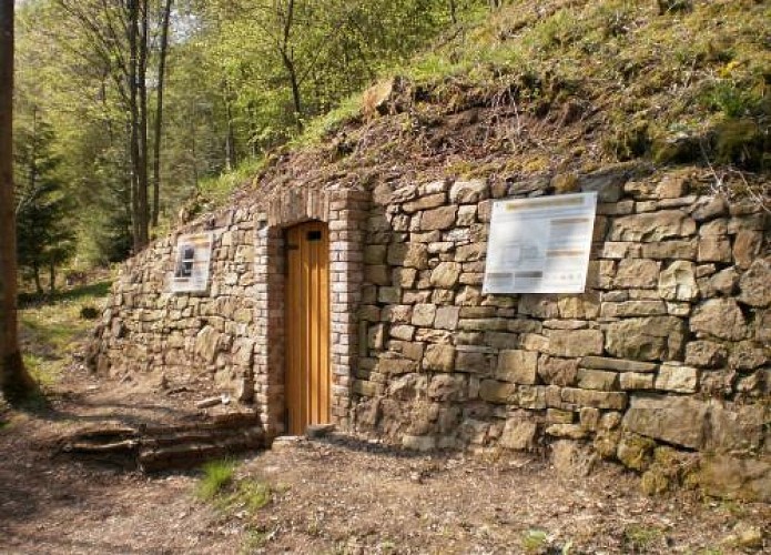 LES ROCHES (Commune EREZEE)