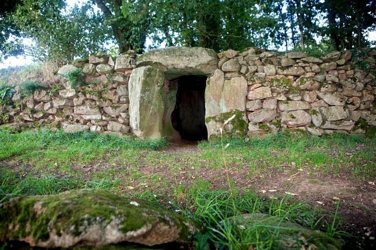 BRECE - RANDONNÉE - CIRCUIT DU SAUT-AU-LOUP - 13 KM