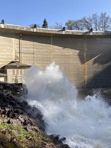 laché d'eau Barrage Treignac © L golfier (4)