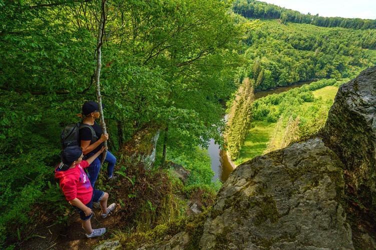 Balade du vertige . Point de vue sur la Semois
