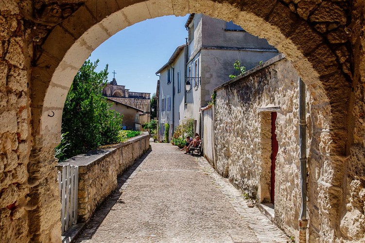 City walk of Aubeterre-sur-Dronne