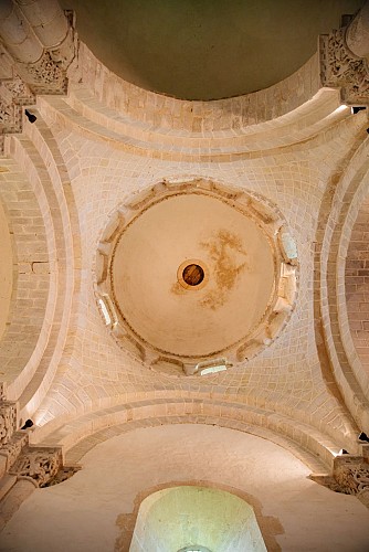 Dans l'église