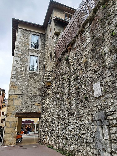 The unusual passages of the old city