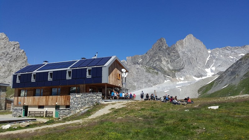 Refuge du Col de la Vanoise au pied de la Grande Casse - Rando 2 jours