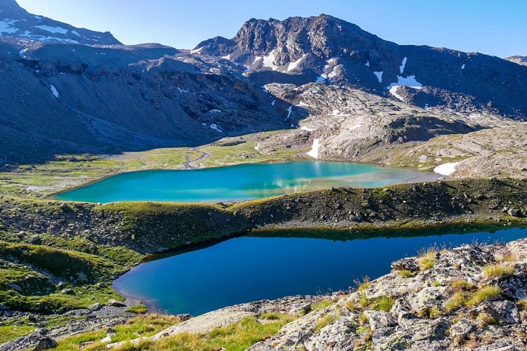 Le lac blanc et le lac noir - Refuge du Carro