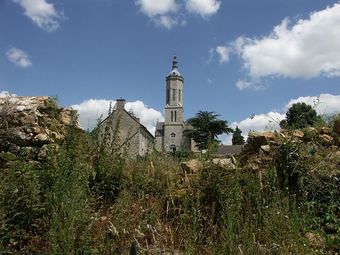 église Montautour
