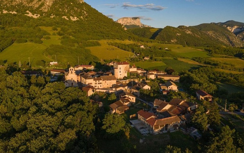 Vue sur le village de Saint-André-en-Royans