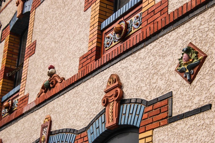 Balades Vertes, Écuisses : détail céramique